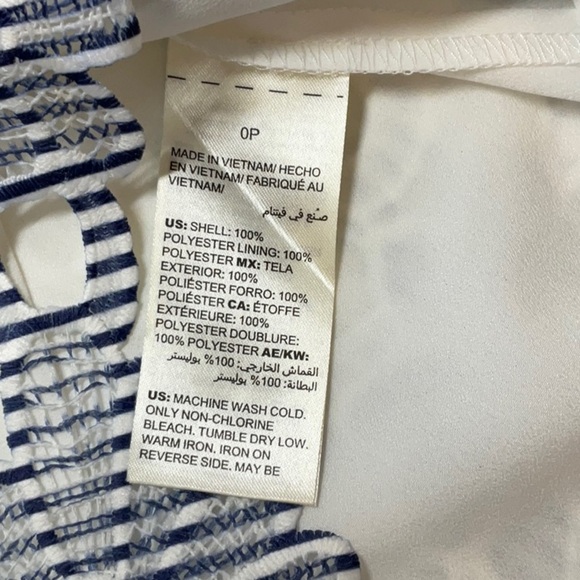 Chico’s Printed Lace Popover Top
0 Petite ( Size 4) White Navy - Picture 9 of 13